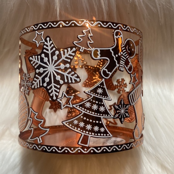 Christmas “Gingerbread Ornaments” by Bath & Body Works 3-Wick Candle Holder, NWT - Picture 2 of 9